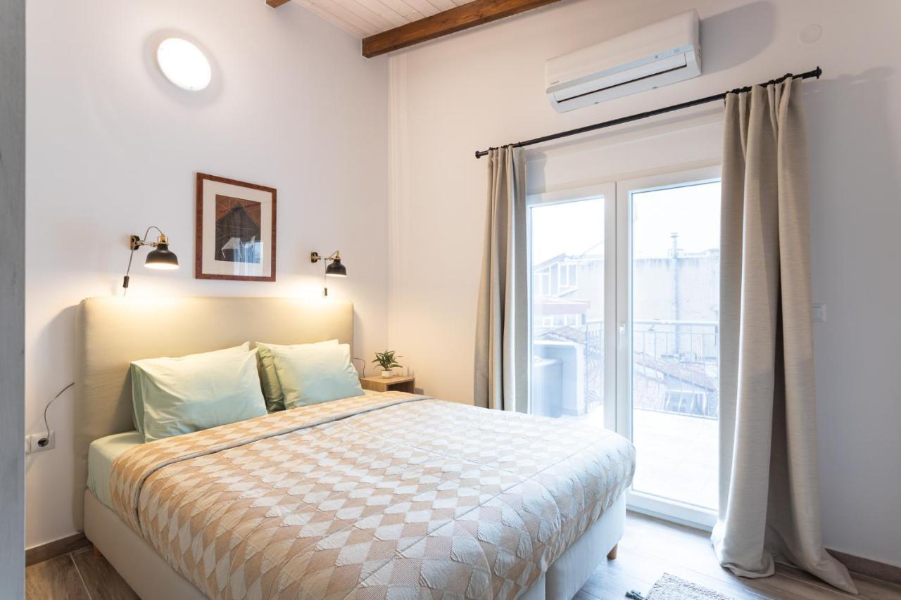 Modern City Center Loft Янина Екстериор снимка