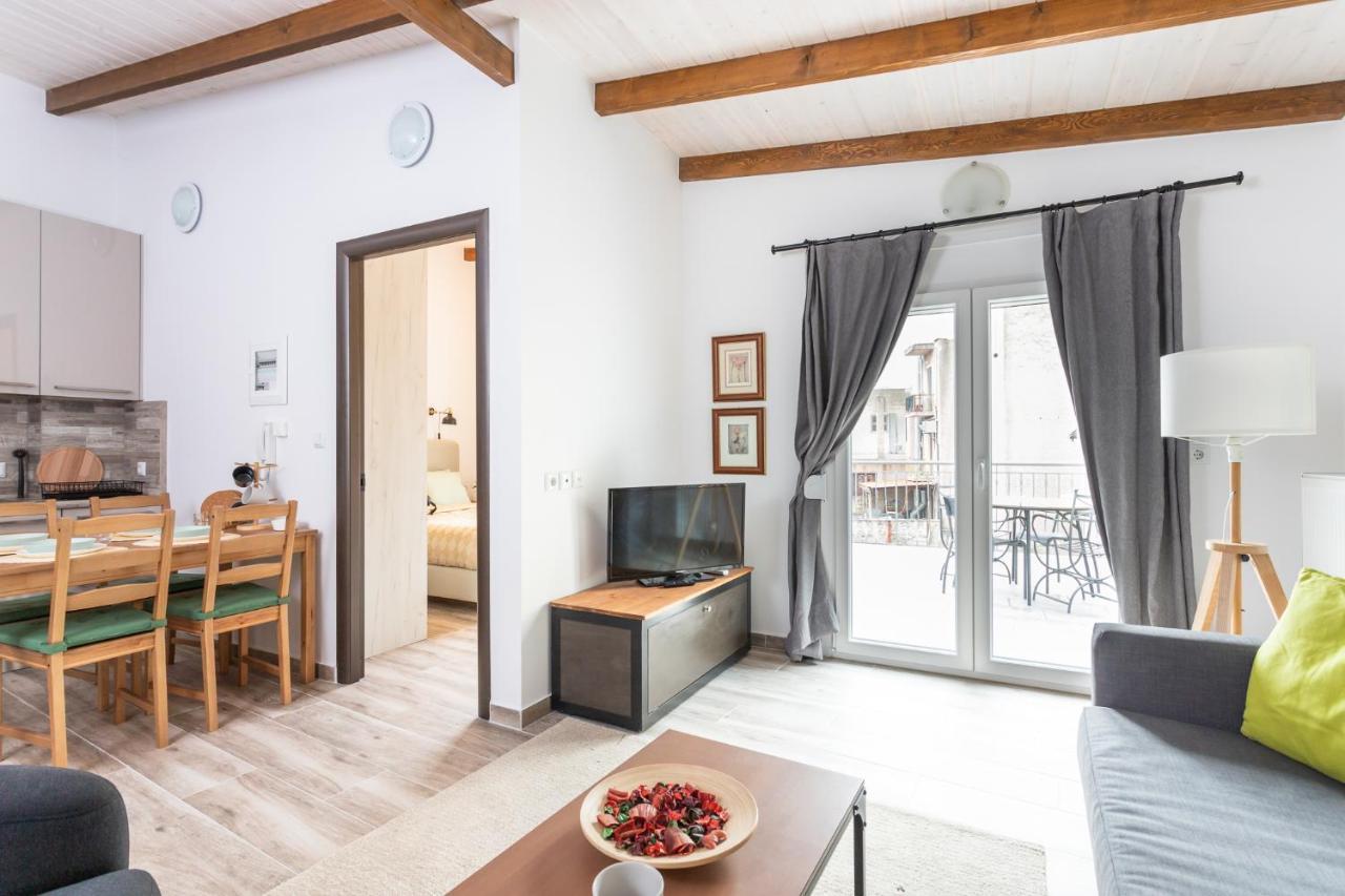 Modern City Center Loft Янина Екстериор снимка