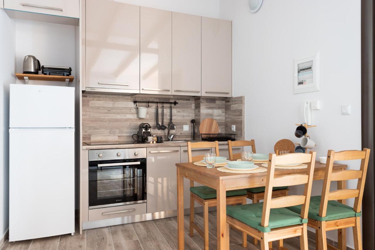 Modern City Center Loft Янина Екстериор снимка